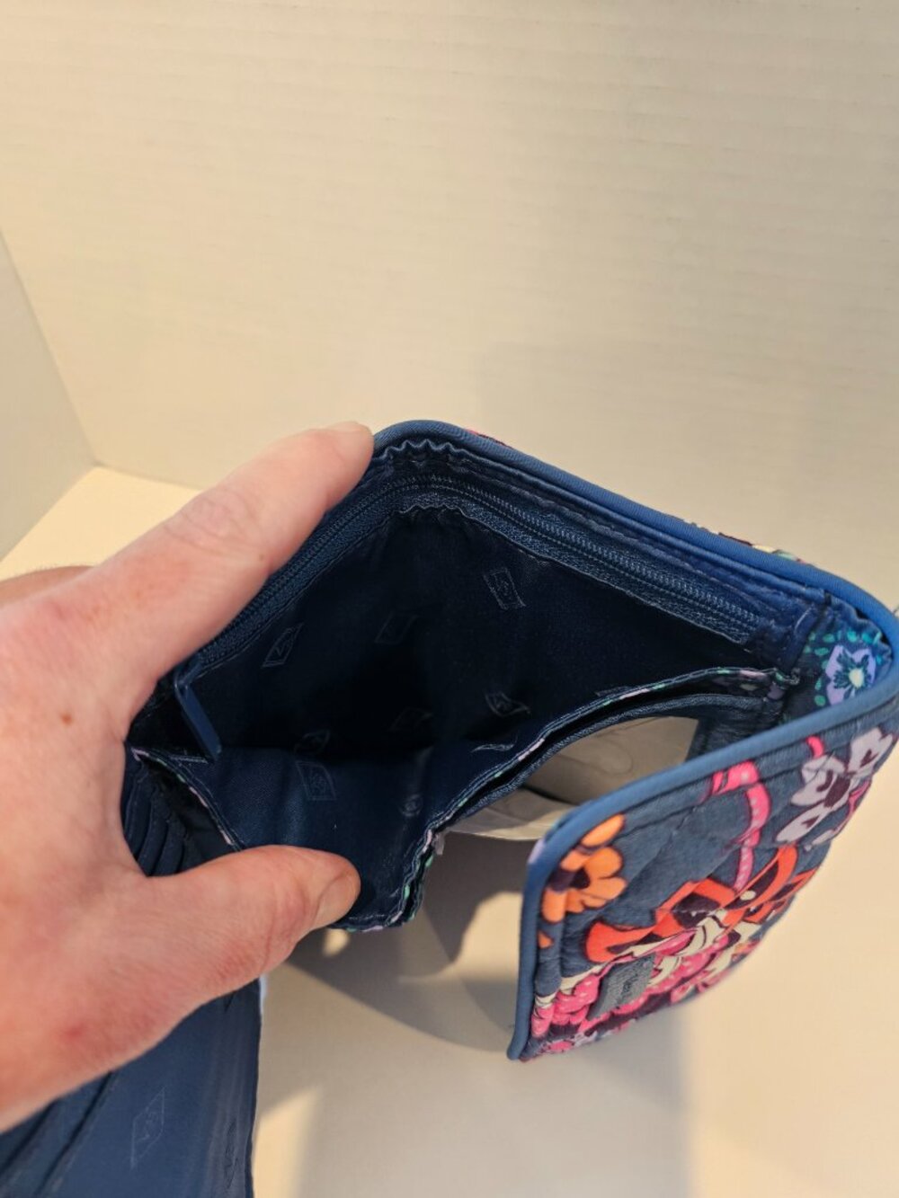 NWT Vera Bradley RFID Riley Compact Wallet Dragon Fruit Floral Paisley Blue Pink - Picture 11 of 12